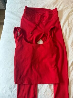 Fabletics Red Active Set - Tank Top & Leggings